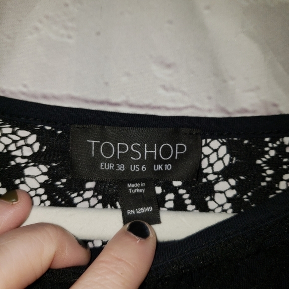 🧡𝅺TOPSHOP Lace Crop Top - Picture 2 of 6